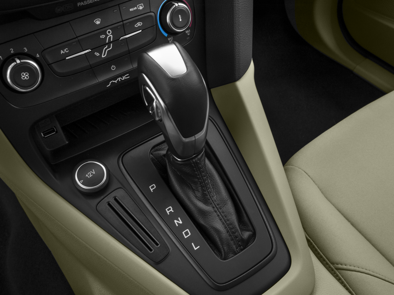 2016 Ford Focus Sedan 4dr Sdn SE