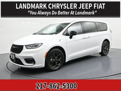 2024 Chrysler Pacifica Select