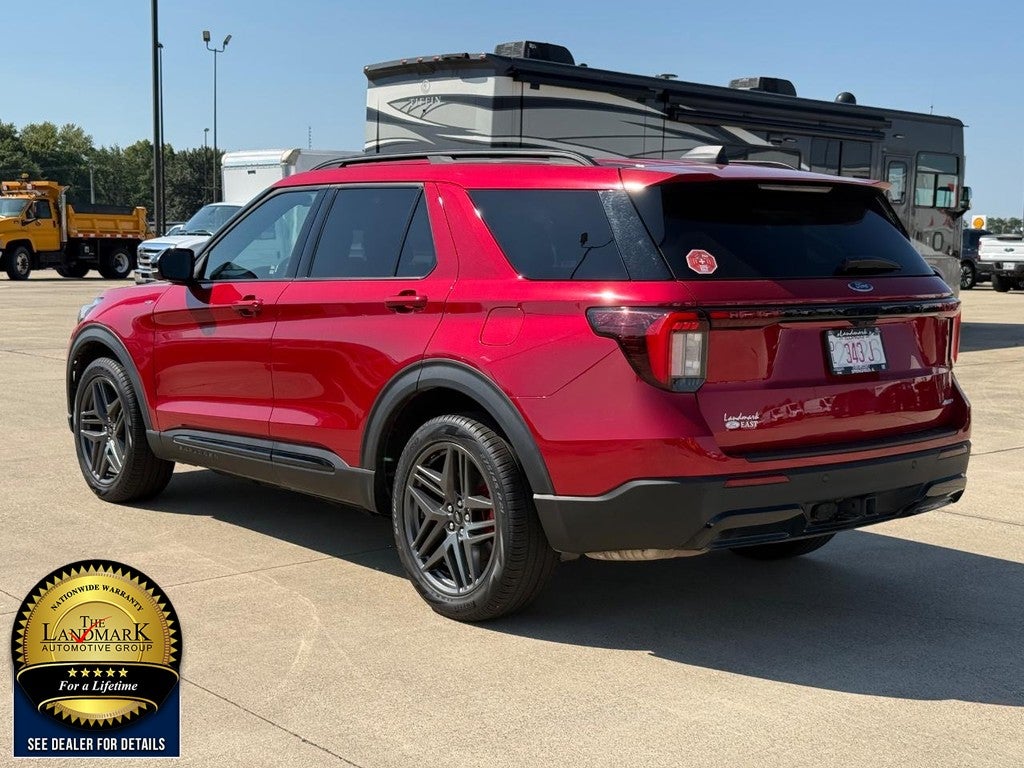 2025 Ford Explorer ST-Line 4WD