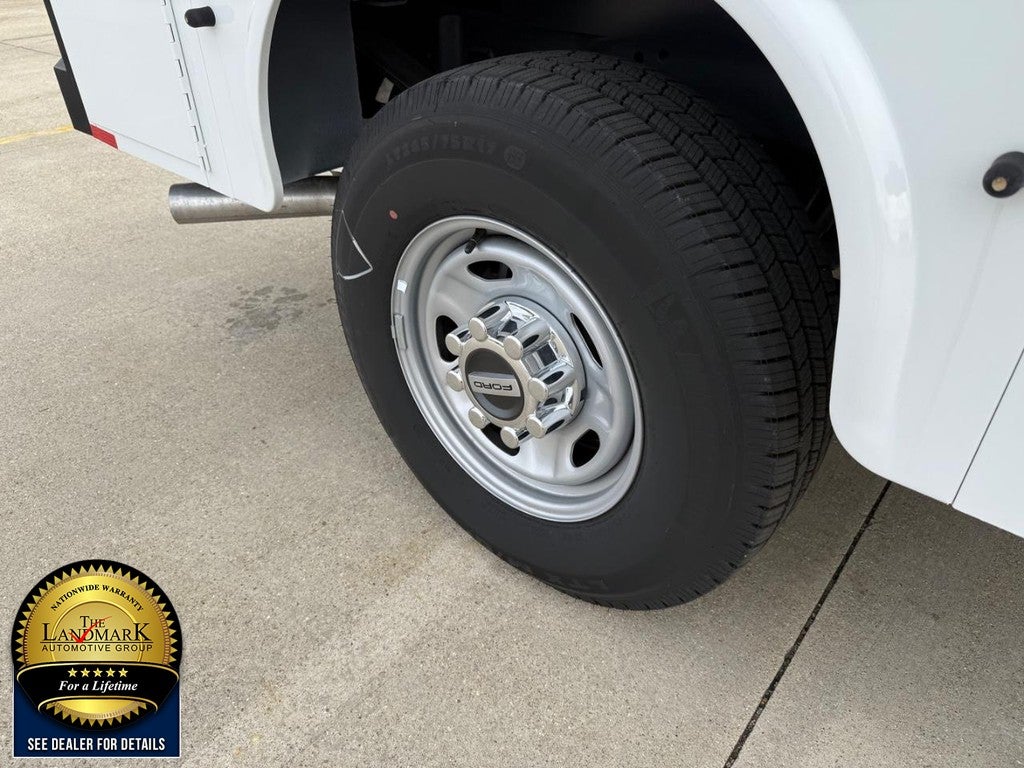 2023 Ford Super Duty F-250 SRW XL 2WD Reg Cab 8' Box