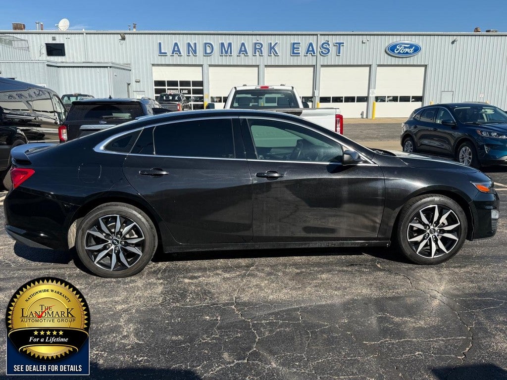 2022 Chevrolet Malibu 4dr Sdn RS