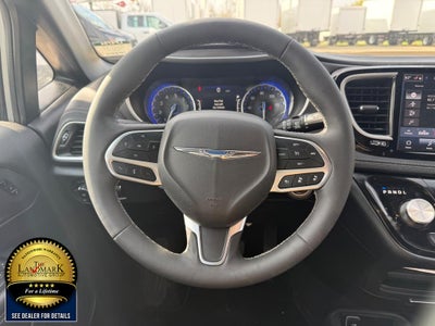 2026 Chrysler Pacifica Select FWD