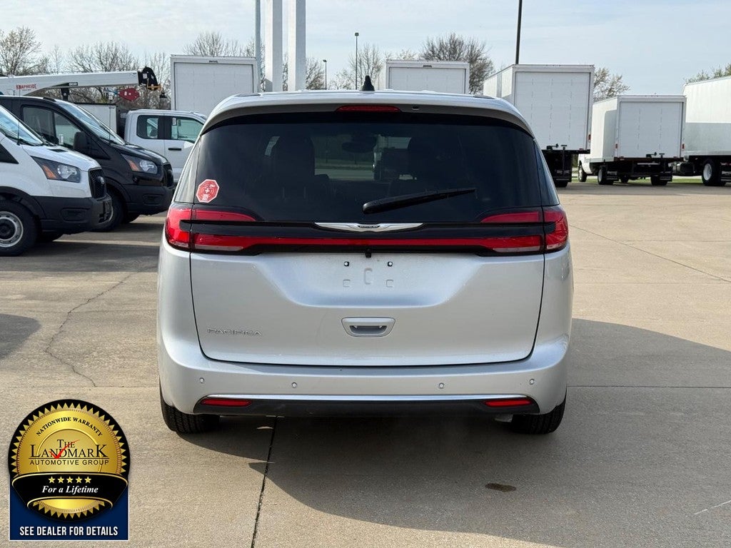 2026 Chrysler Pacifica Select FWD