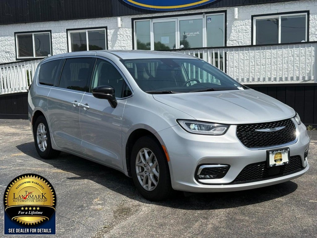 2024 Chrysler Pacifica Touring L FWD