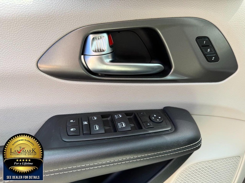 2024 Chrysler Pacifica Touring L FWD