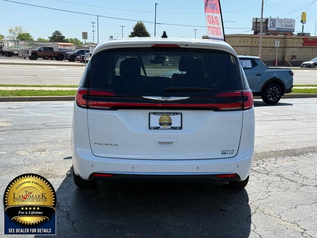 2024 Chrysler Pacifica Touring L FWD