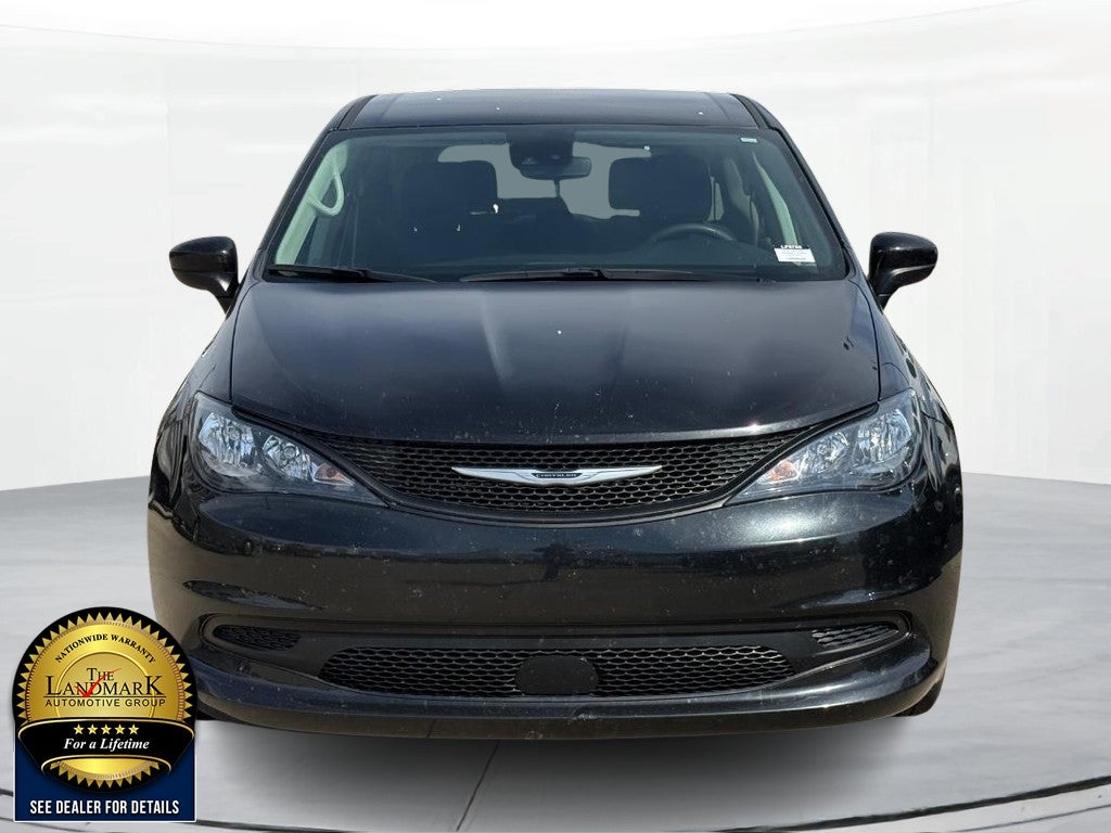 2023 Chrysler Voyager LX FWD