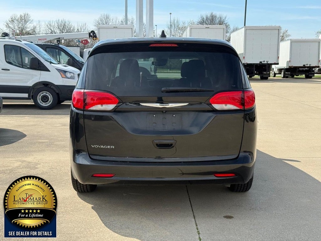 2023 Chrysler Voyager LX FWD