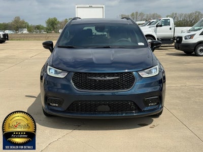 2025 Chrysler Pacifica Limited FWD