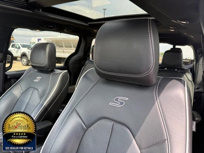 2025 Chrysler Pacifica Limited FWD
