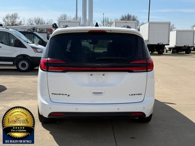 2025 Chrysler Pacifica Limited FWD