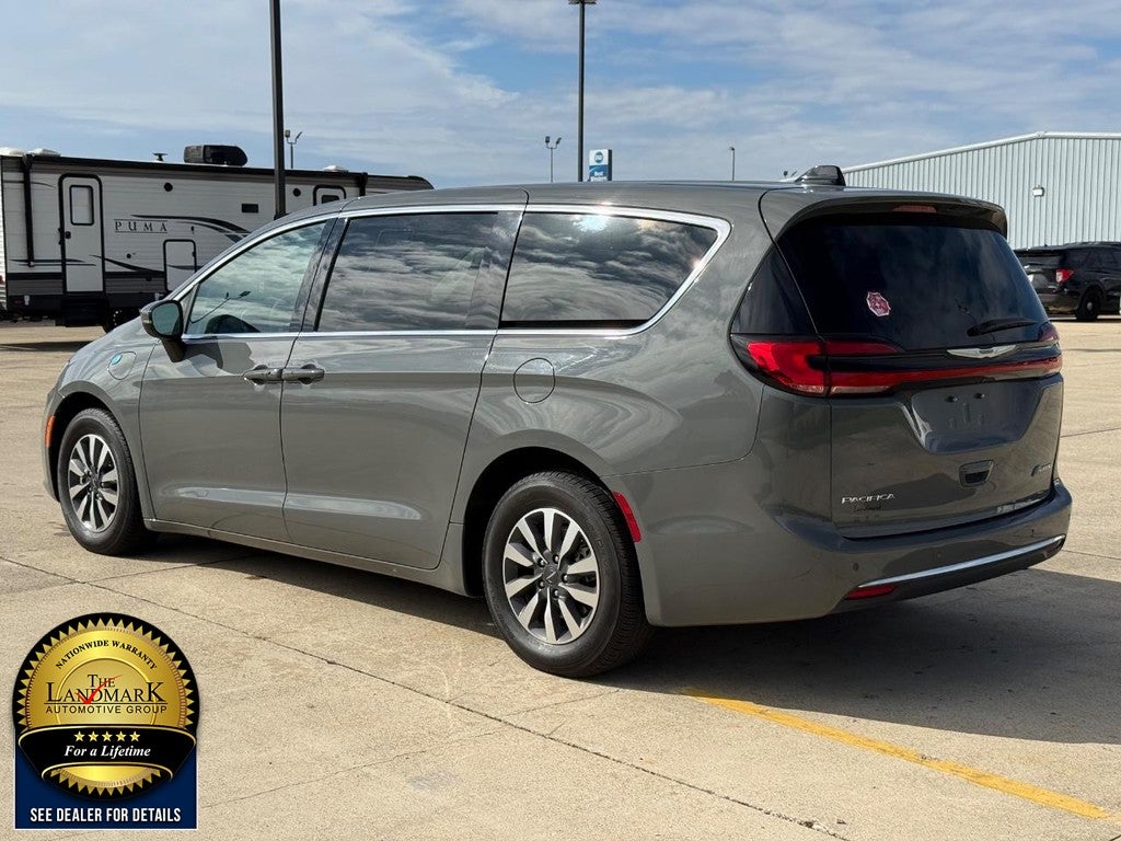 2023 Chrysler Pacifica Hybrid Touring L FWD