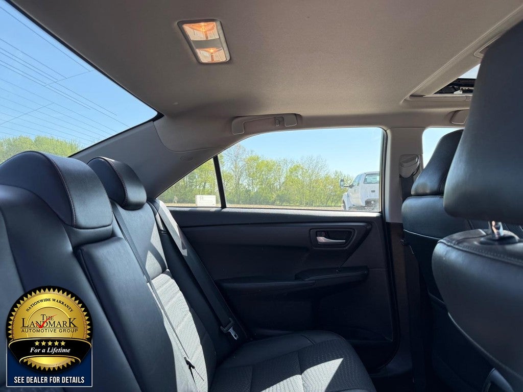 2015 Toyota Camry 4dr Sdn I4 Auto SE (Natl)