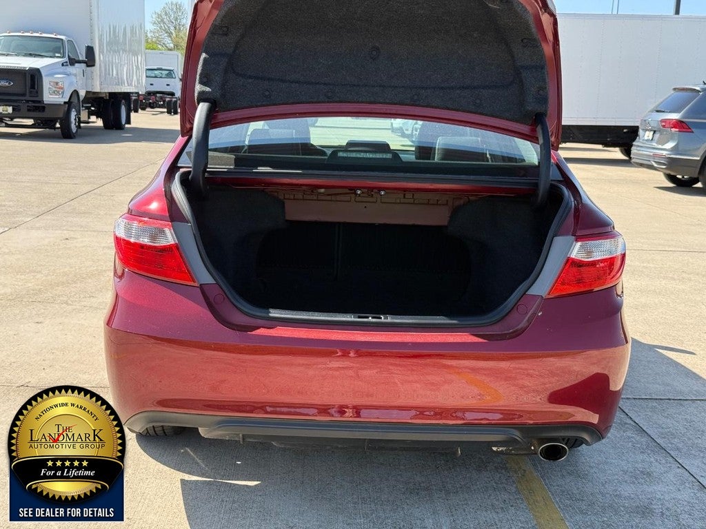 2015 Toyota Camry 4dr Sdn I4 Auto SE (Natl)