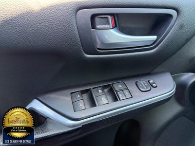 2015 Toyota Camry 4dr Sdn I4 Auto SE (Natl)