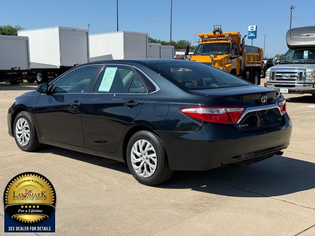 2015 Toyota Camry 4dr Sdn I4 Auto LE (Natl)