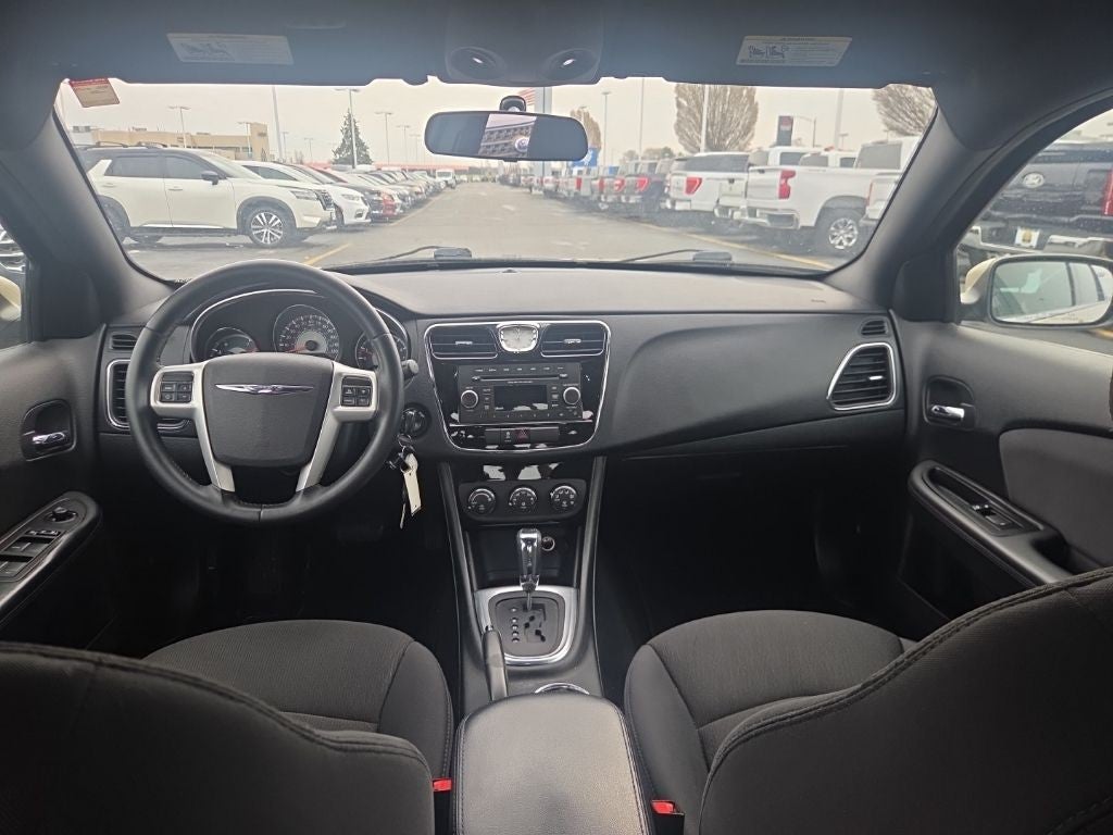2013 Chrysler 200 4dr Sdn Touring