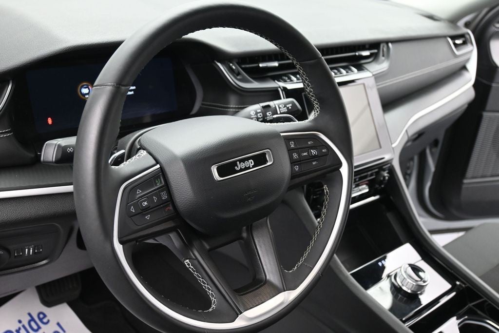 2023 Jeep Grand Cherokee Laredo
