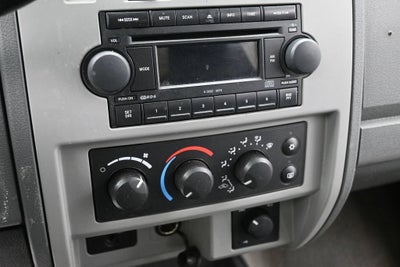 2005 Dodge Dakota 2dr Club Cab 131" WB 4WD SLT
