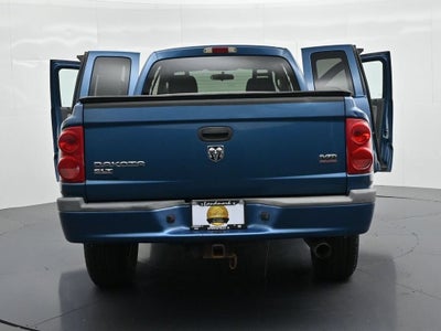 2005 Dodge Dakota 2dr Club Cab 131" WB 4WD SLT