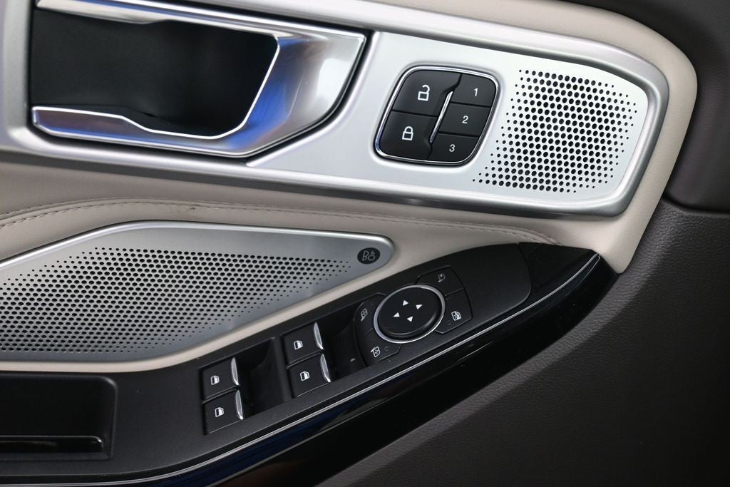 2022 Ford Explorer Platinum 4WD