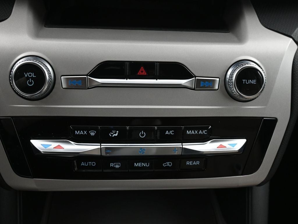 2023 Ford Explorer Base 4WD