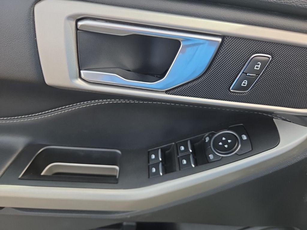 2022 Ford Explorer XLT 4WD