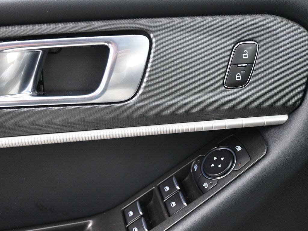 2025 Ford Explorer ST-Line 4WD