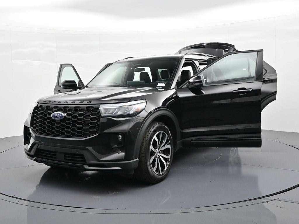 2025 Ford Explorer ST-Line 4WD