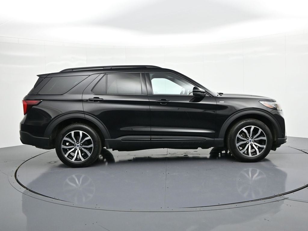 2025 Ford Explorer ST-Line 4WD