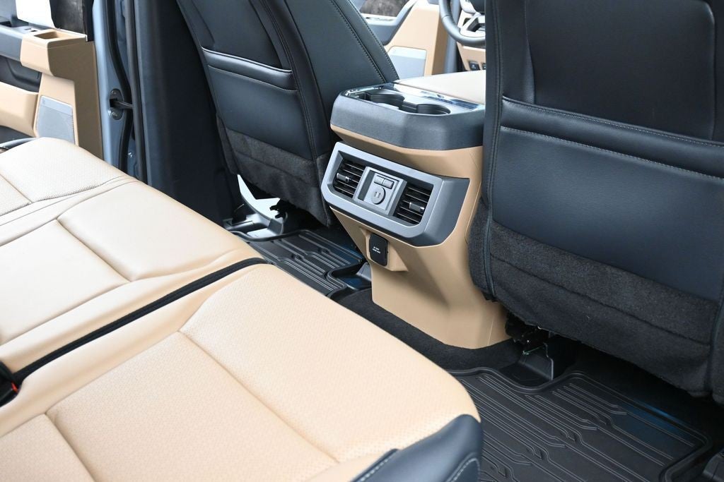 2026 Ford Super Duty F-350 SRW Lariat