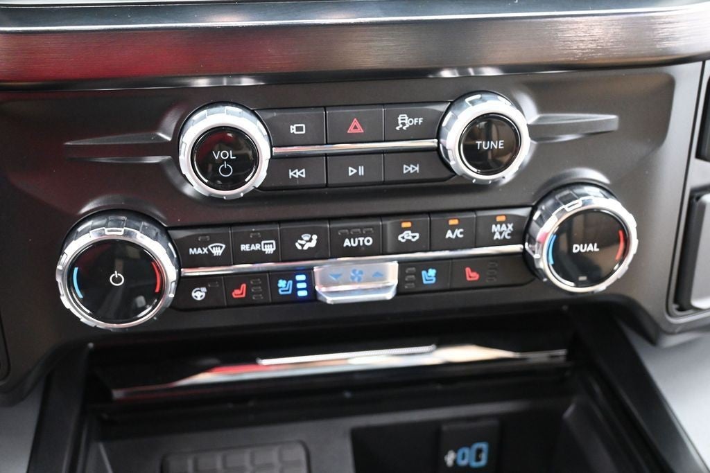 2026 Ford Super Duty F-350 SRW Lariat