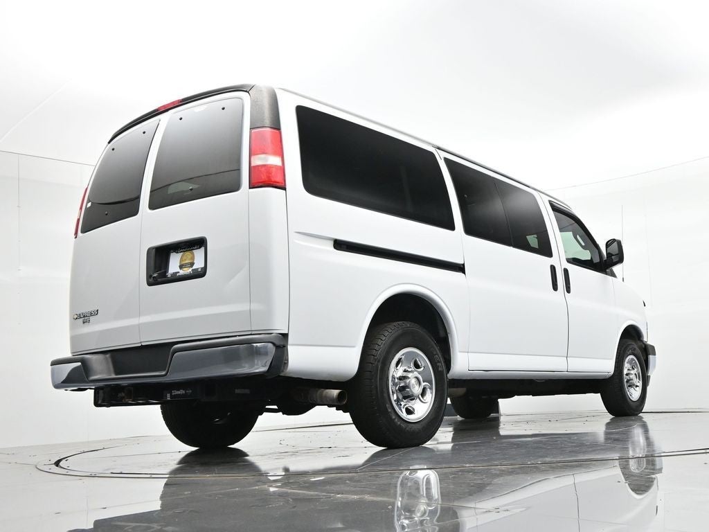 2018 Chevrolet Express Passenger RWD 3500 135" LT