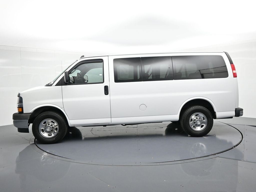 2018 Chevrolet Express Passenger RWD 3500 135" LT