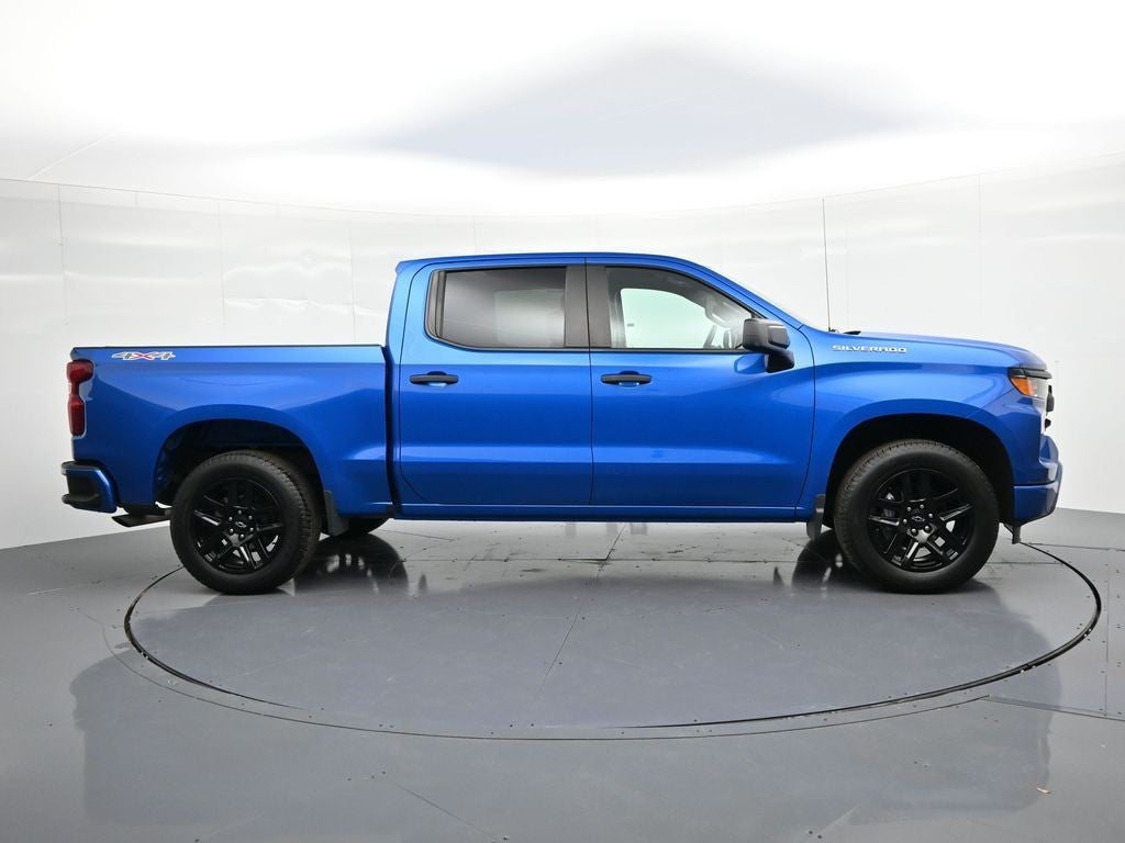 2022 Chevrolet Silverado 1500 4WD Crew Cab 147" Custom