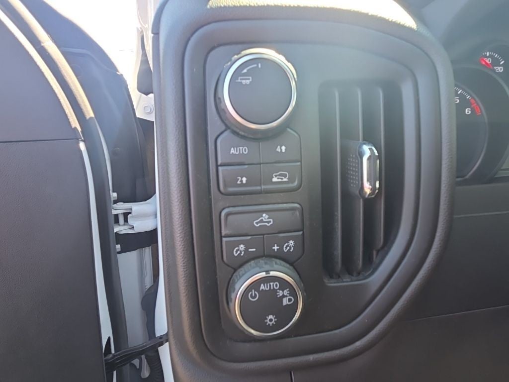 2023 Chevrolet Silverado 1500 4WD Custom Crew Cab