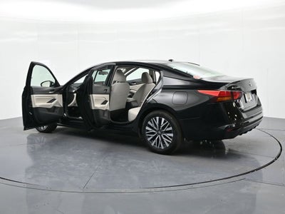 2024 Nissan Altima 2.5 SV Sedan