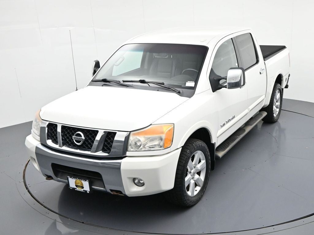 2012 Nissan Titan 4WD Crew Cab SWB SL