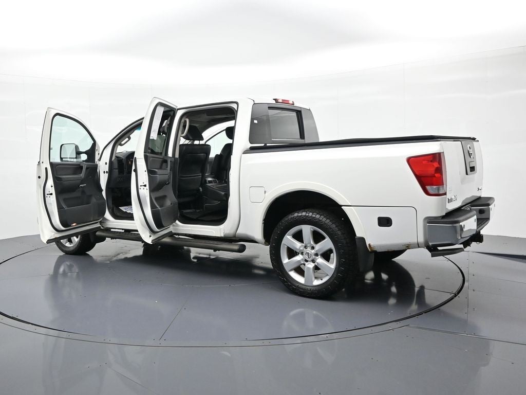 2012 Nissan Titan 4WD Crew Cab SWB SL