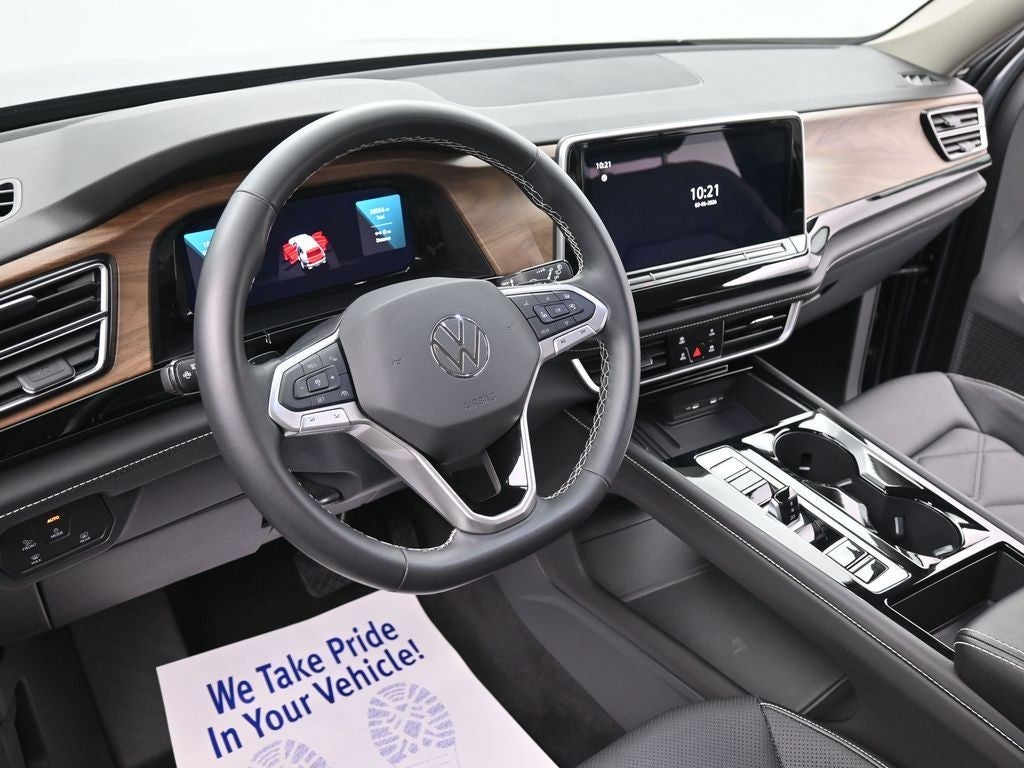 2025 Volkswagen Atlas 2.0T SE w/Technology FWD