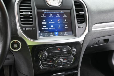 2022 Chrysler 300 Touring