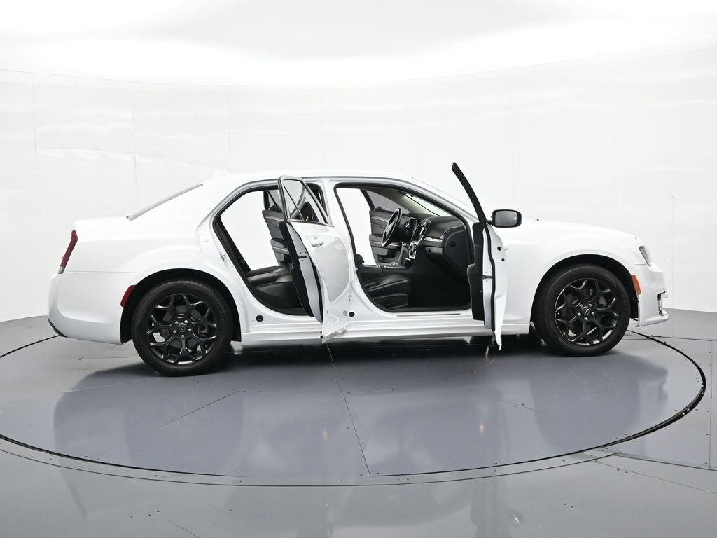 2022 Chrysler 300 Touring