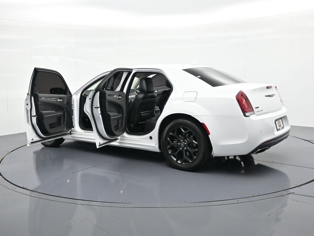 2022 Chrysler 300 Touring