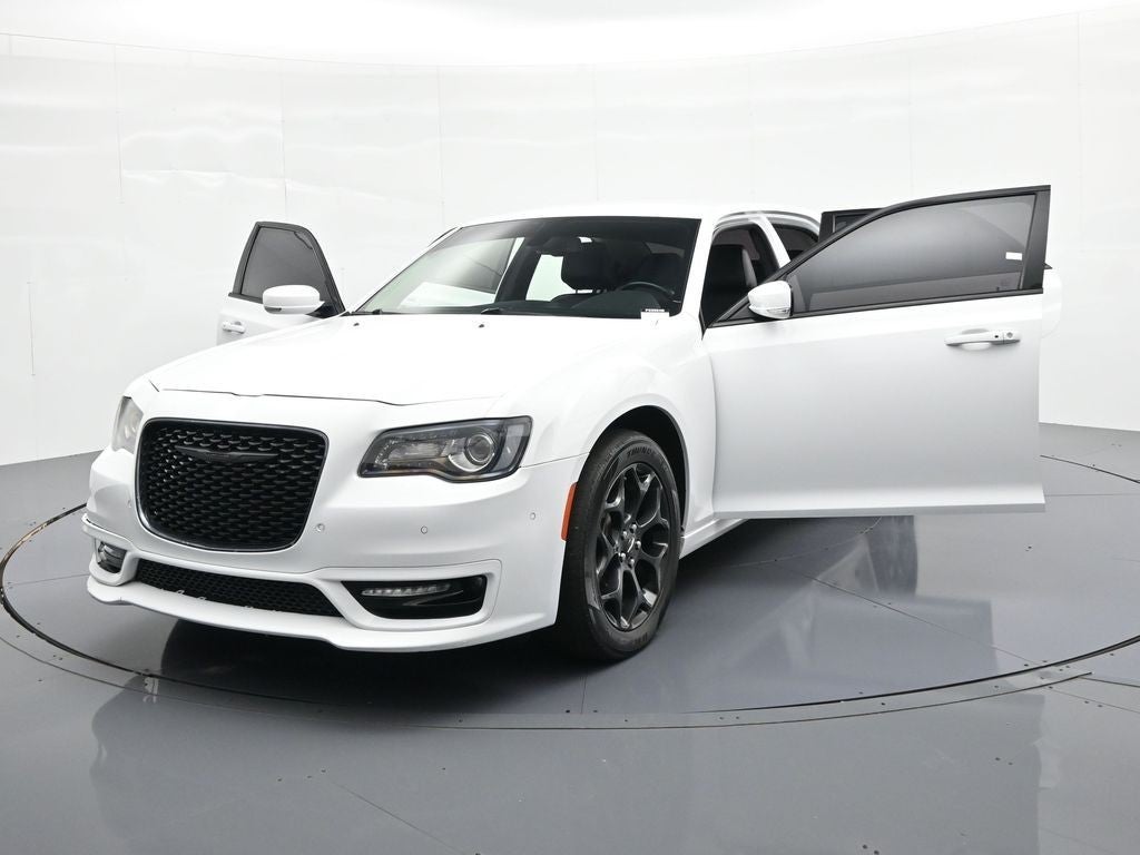 2022 Chrysler 300 Touring