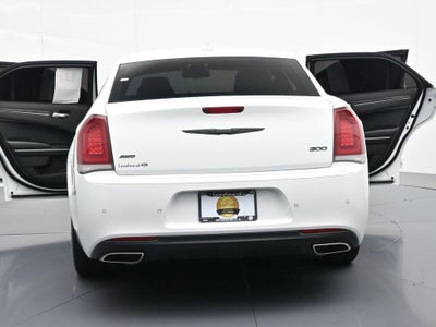 2022 Chrysler 300 Touring