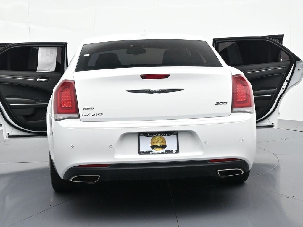2022 Chrysler 300 Touring
