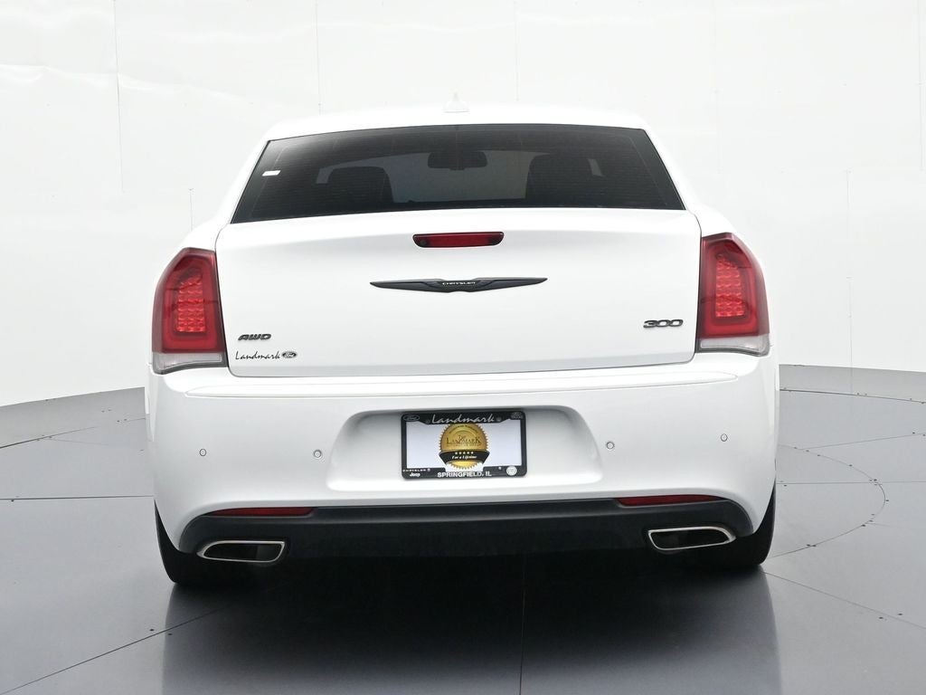2022 Chrysler 300 Touring