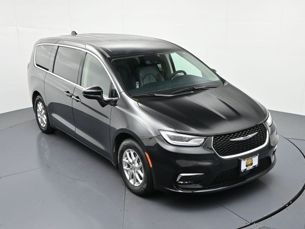 2023 Chrysler Pacifica Touring L FWD