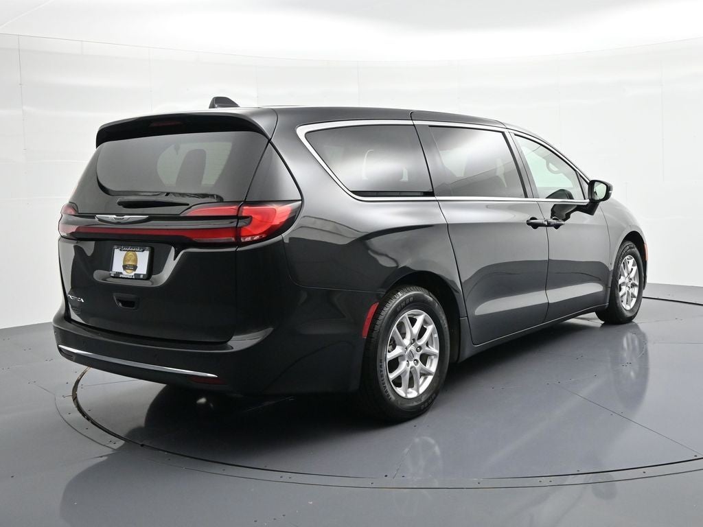 2023 Chrysler Pacifica Touring L FWD