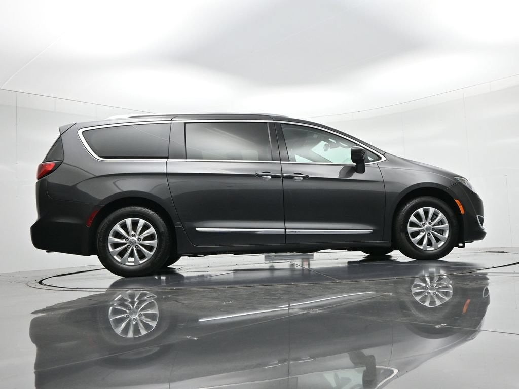 2018 Chrysler Pacifica Touring L FWD